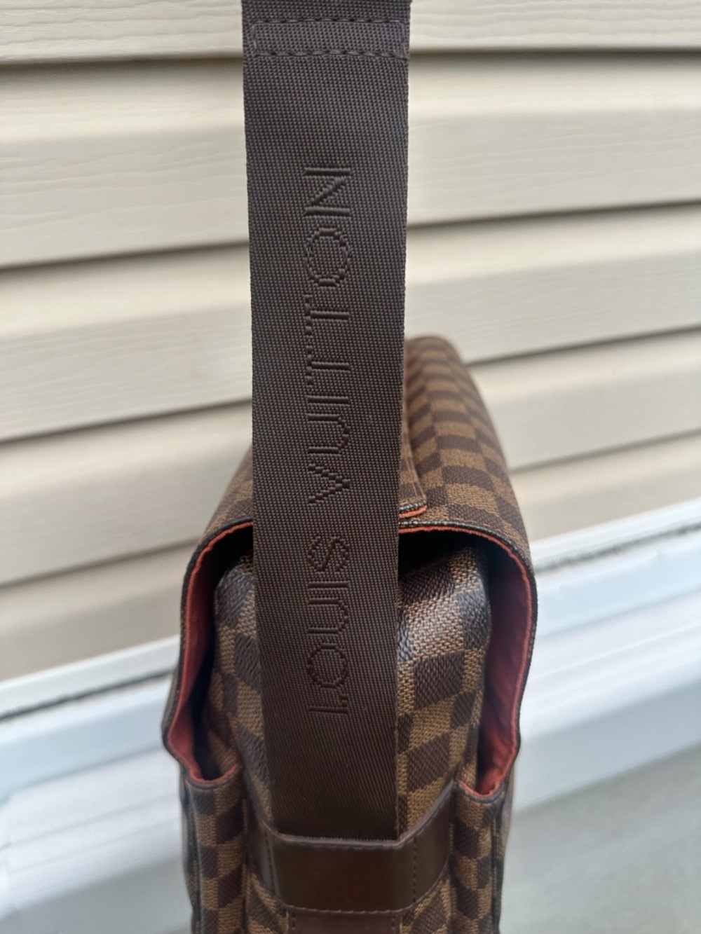 Pre-Love Louis Vuitton Damier Brown Checkered Men’s Crossbody Bag - Picture 8 of 17